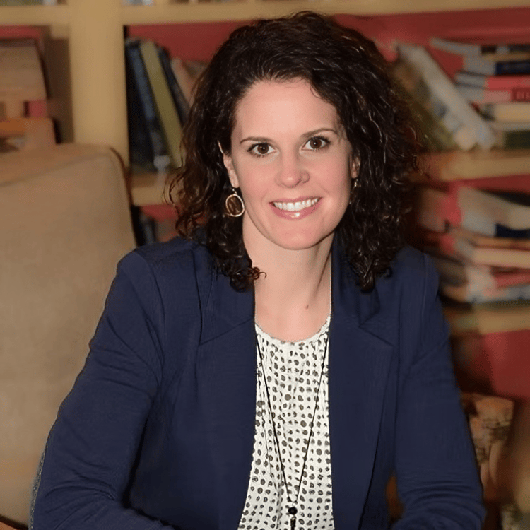 Bronwen Donnelly Meredith, NH Real Estate Agent Headshot