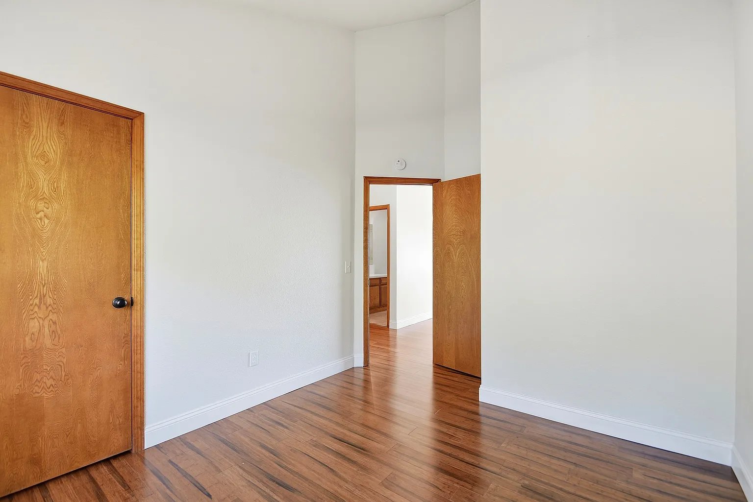 5827 La Cuesta Dr