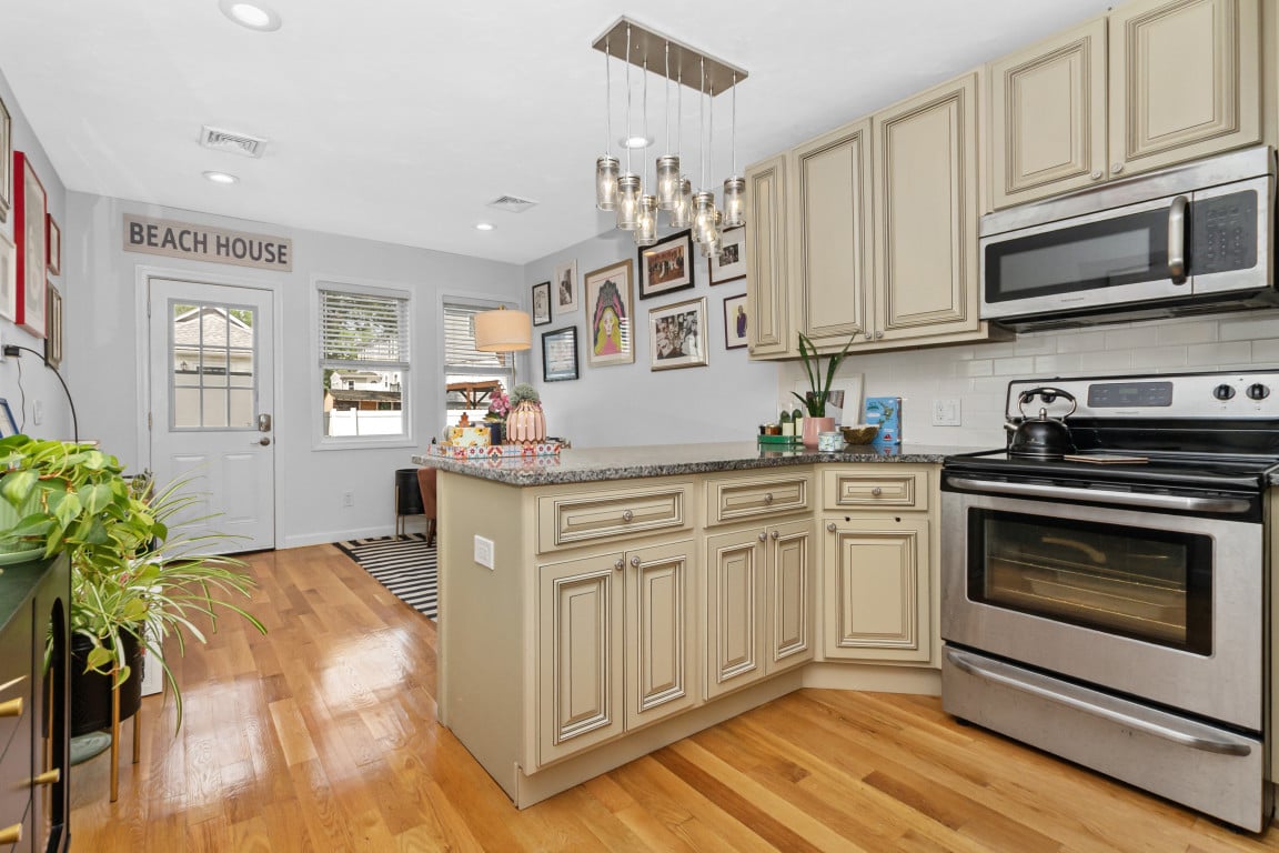 12 Argyle St - Revere Beach Bungalow