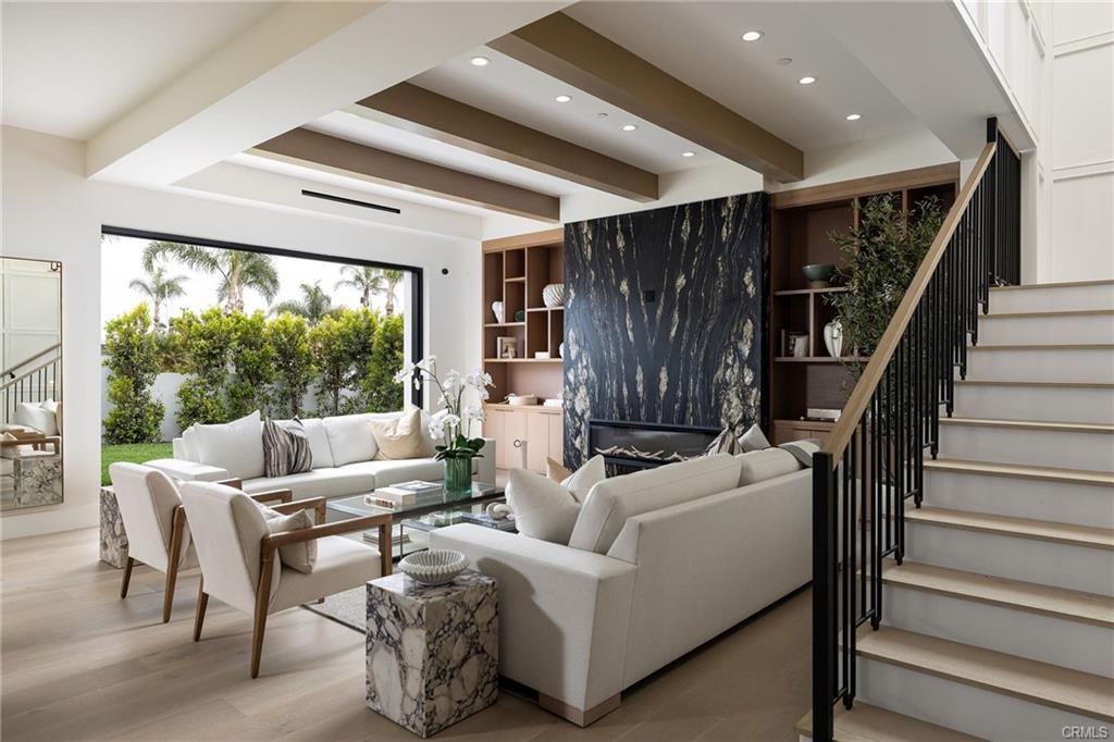 9121 Christine Dr.
