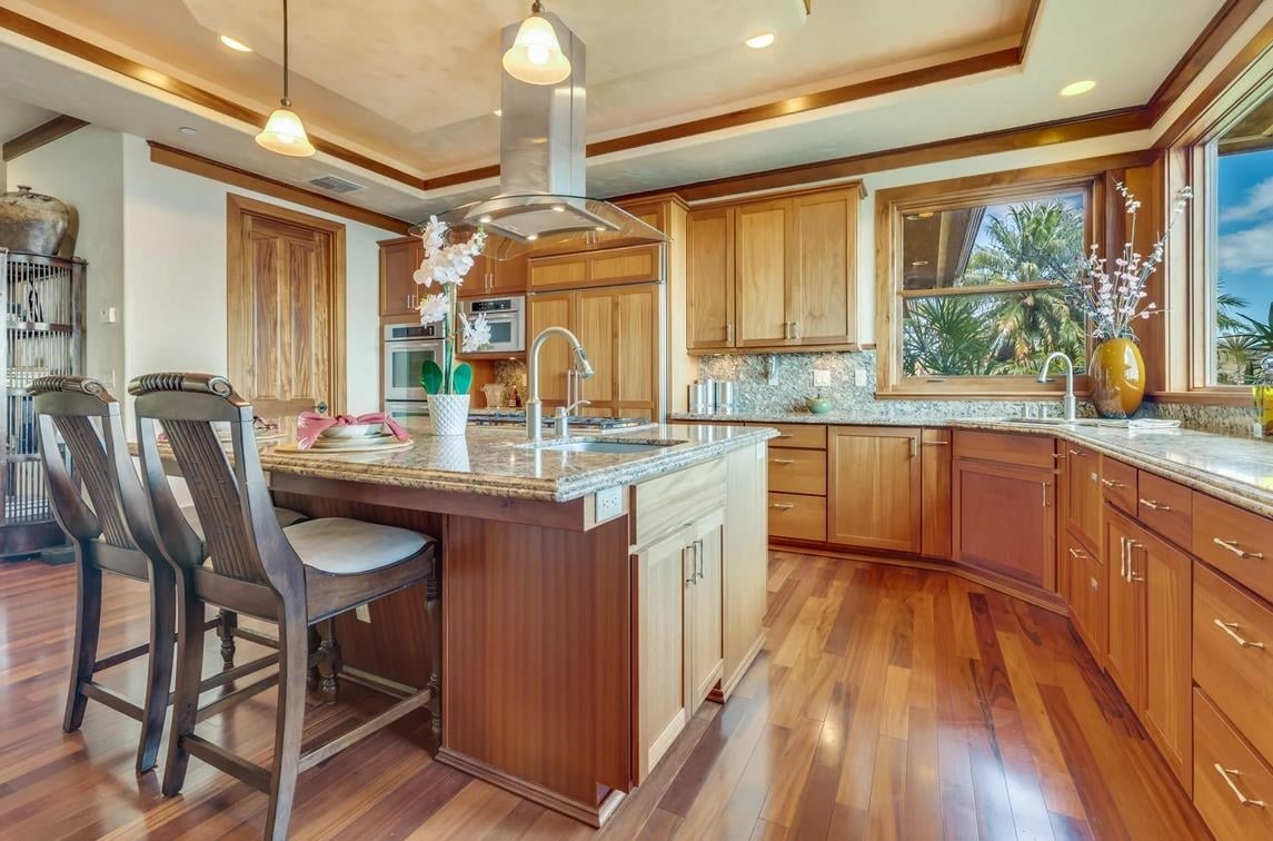 WEST MAUI TOP QUALITY RESIDENCE -35 ACRES - 180 DEGREE OVEANVIEW - $5,75,000 - PRESTIGIOUS MAHANALUA NIU SUBDIVISION 