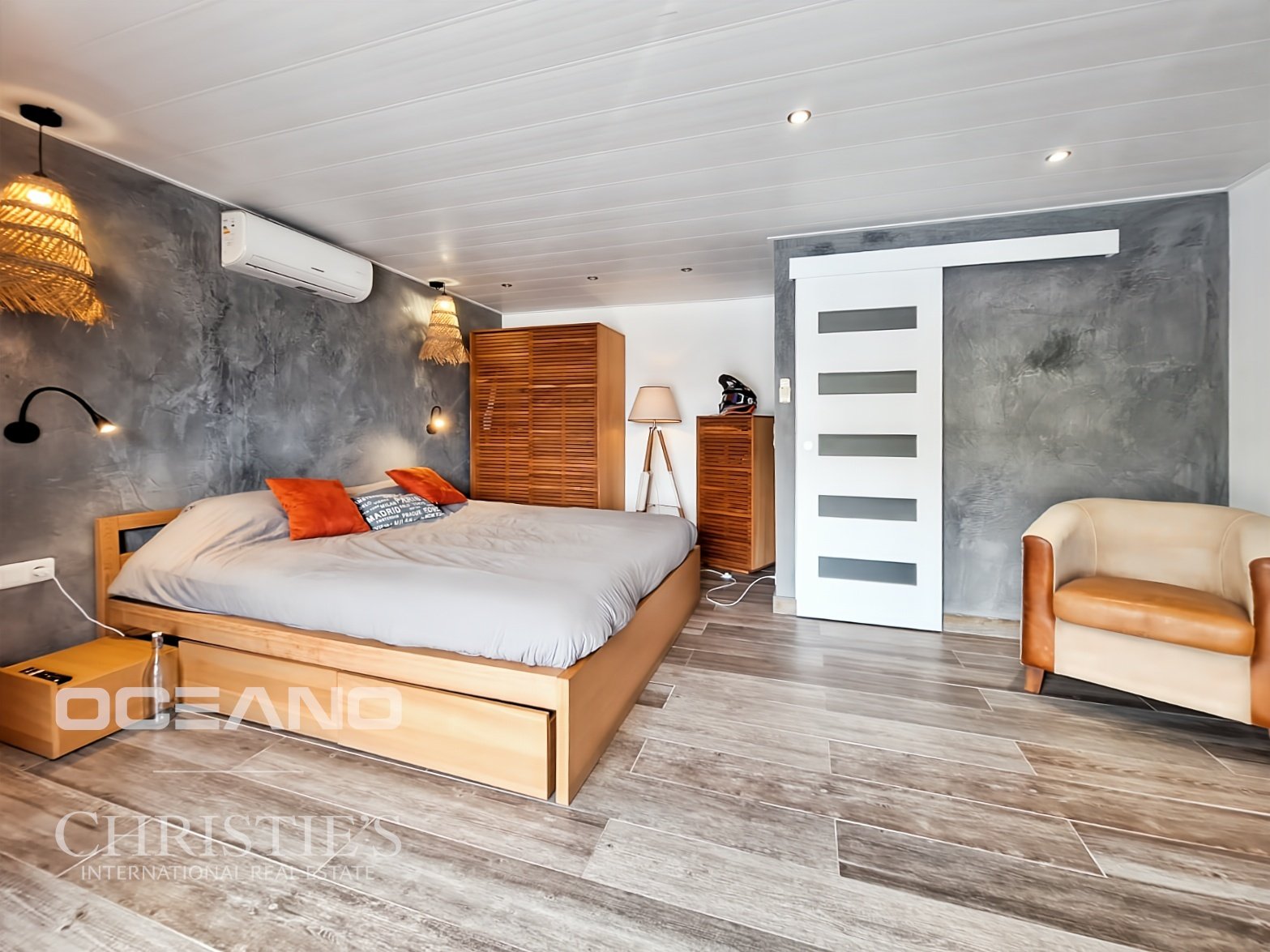 Magnificent sea-view villa + 3 bungalows