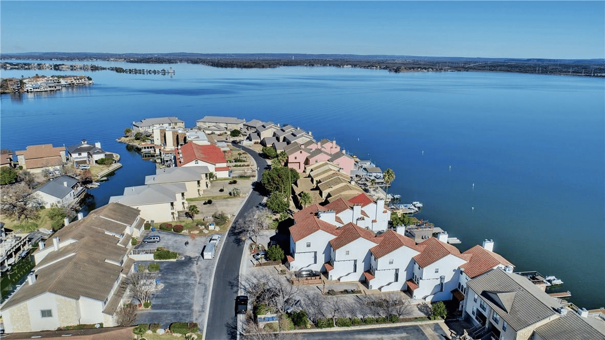 411 North Horseshoe Blvd