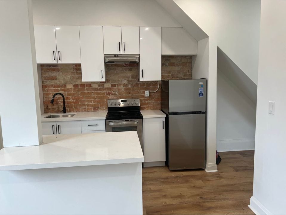 416 Parliament Street Unit: 1