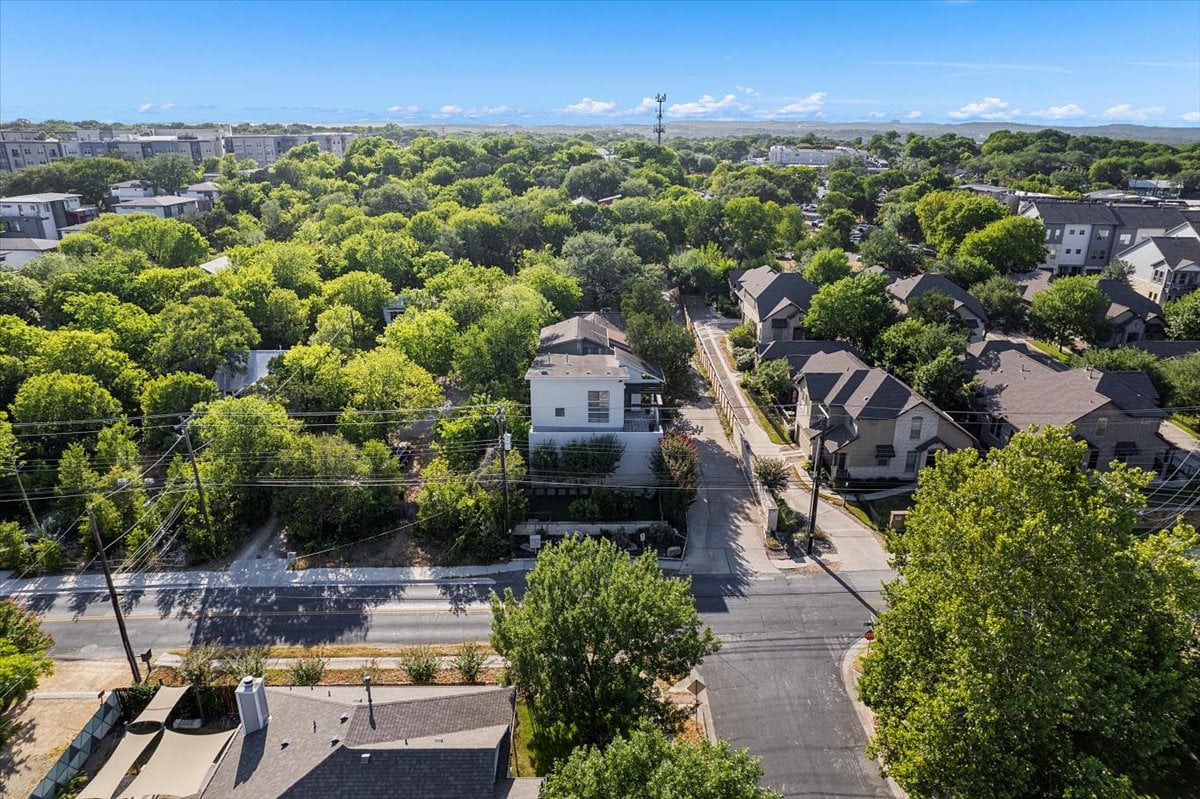 2610 Del Curto Road 2