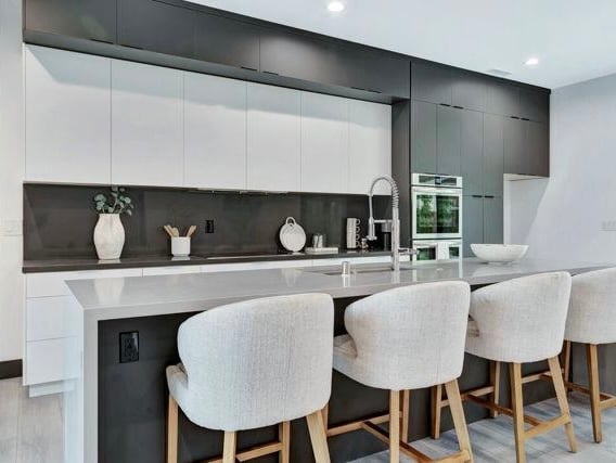 19513-19515 Cantara St