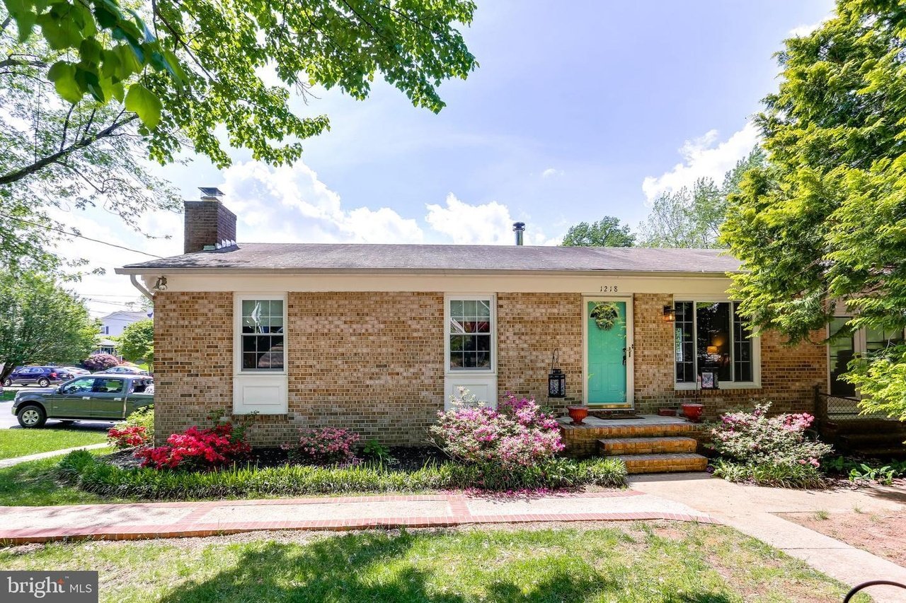 1218 Green Holly Dr
