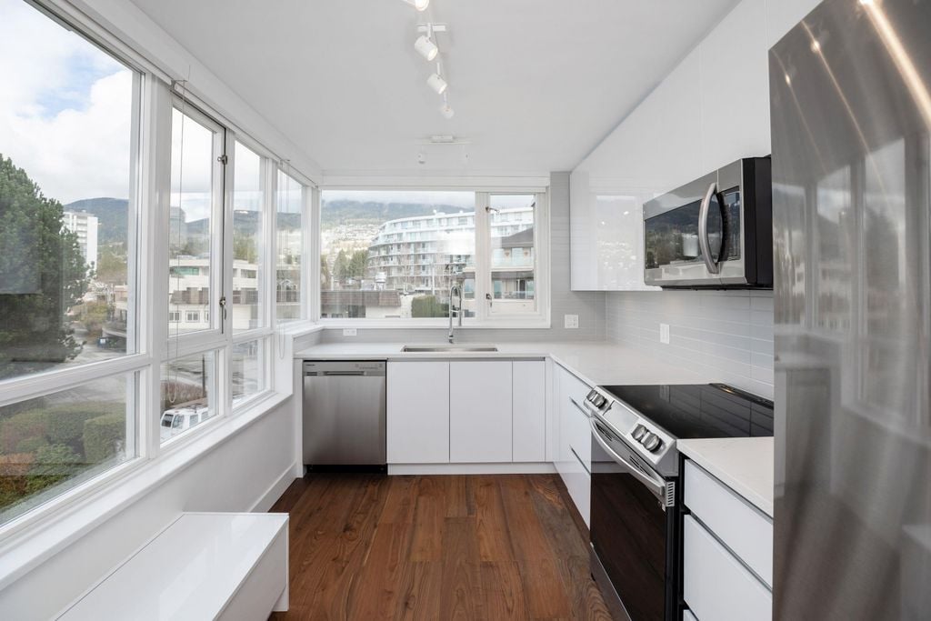 2203 Bellevue Ave, #403