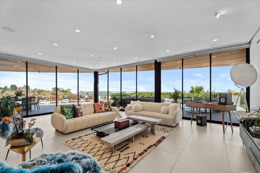 Celestia Estate, Hercules Dr, 90046