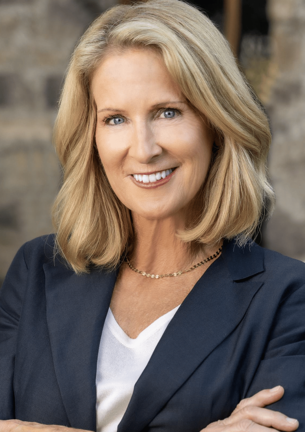 Manda Moore Encinitas, CA Real Estate Agent Headshot