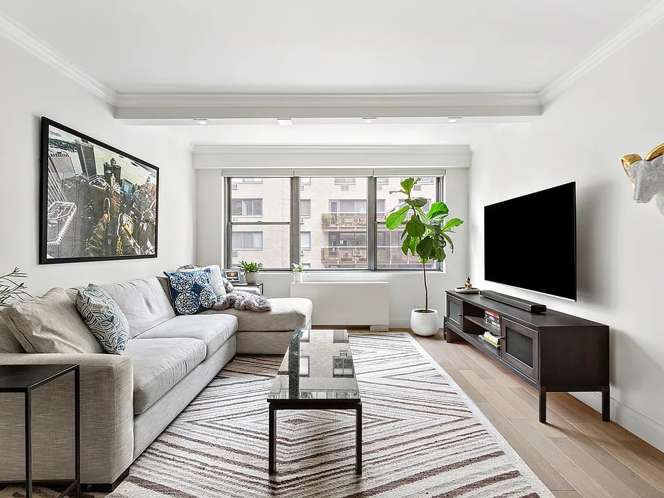 10 West 15th Street 1010