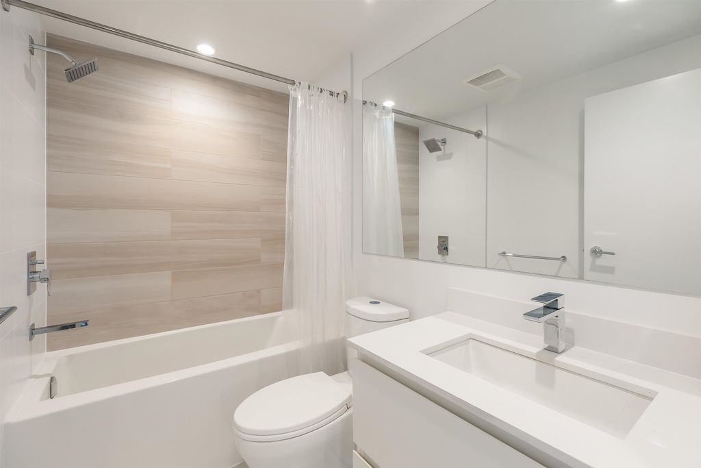 13615 Fraser Hwy, #2810