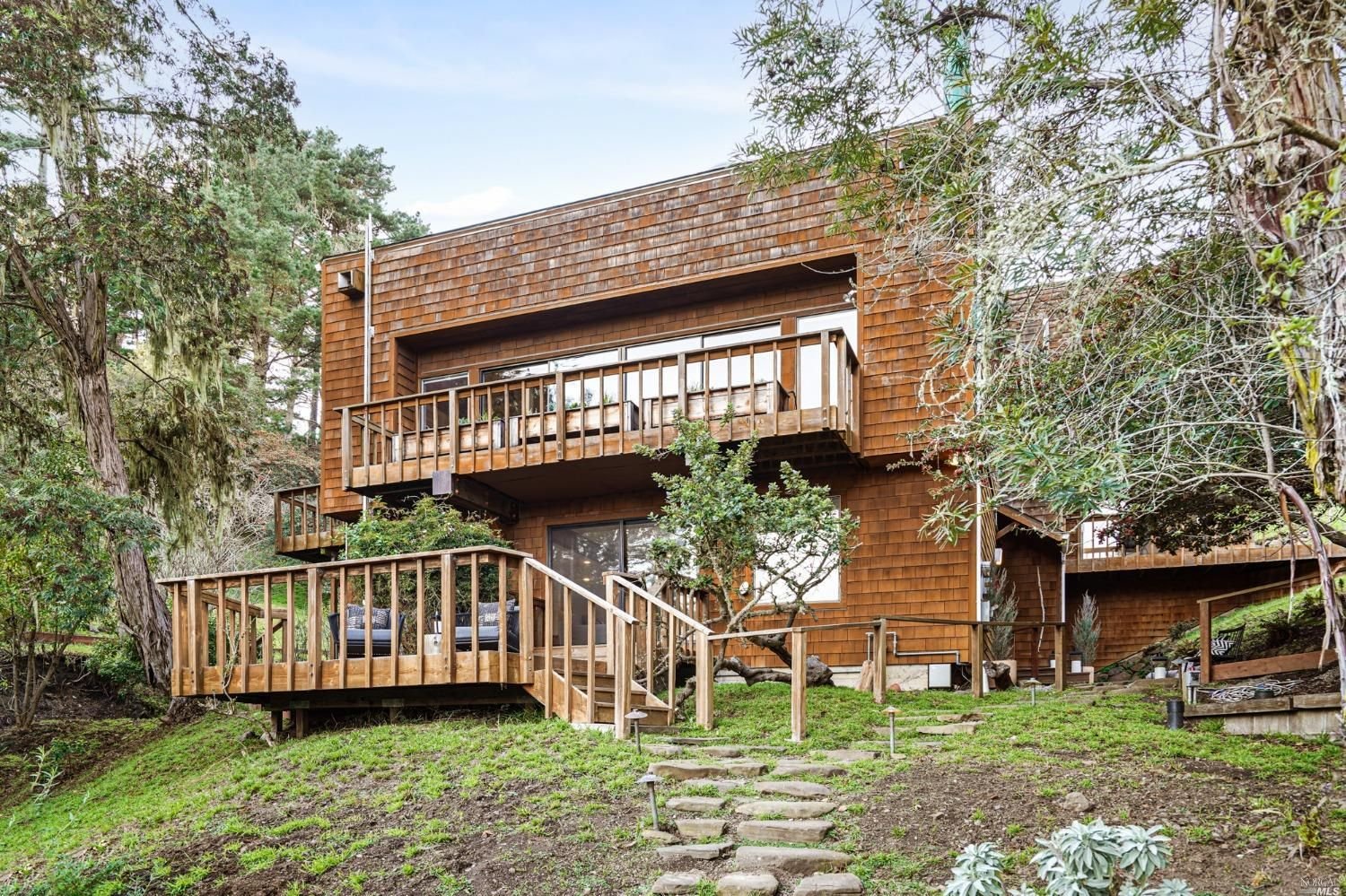 260 Sunset Way