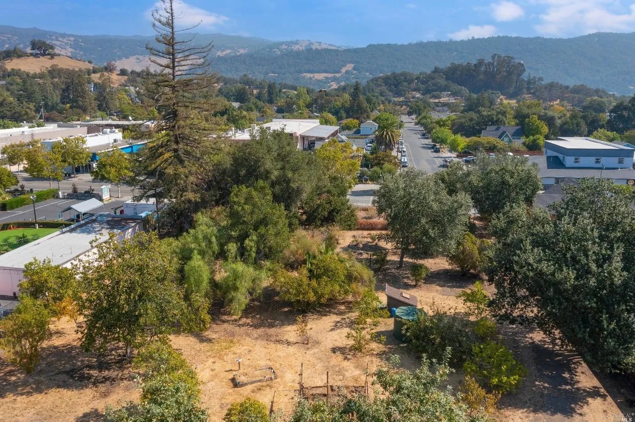 205 S Cloverdale Blvd