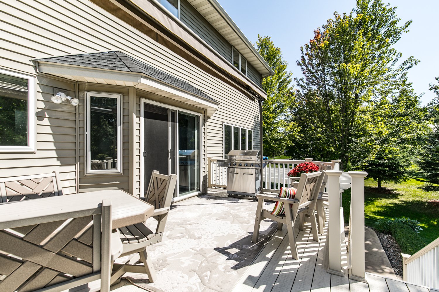 Beautiful 2-Story in Desirable OakParke Estates