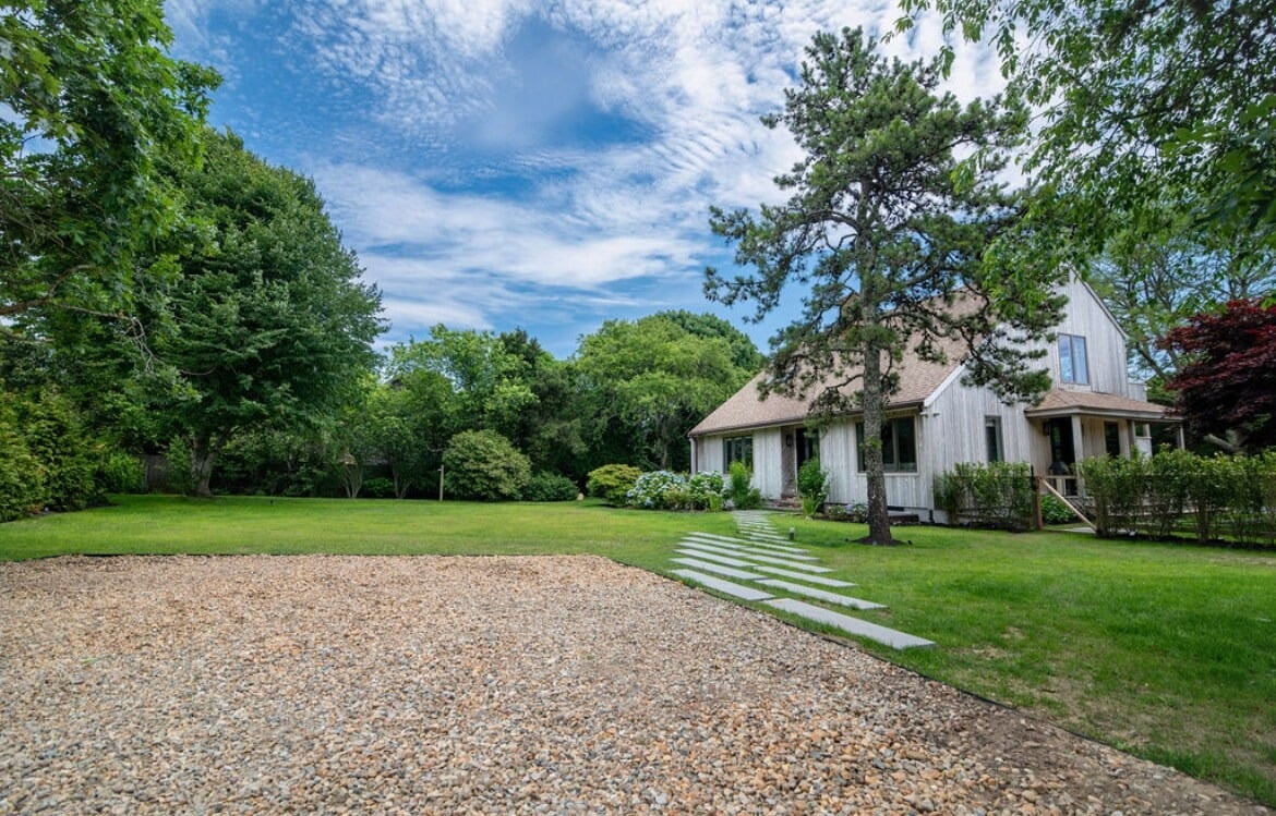 Edgartown Designer Retreat With Pool & Hot Tub