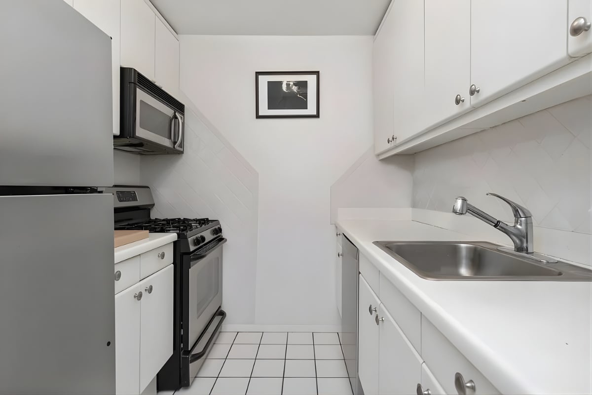 106 Central Park South 7O