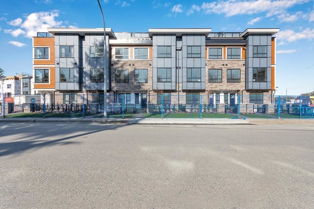 5476 Brydon Crescent, #4