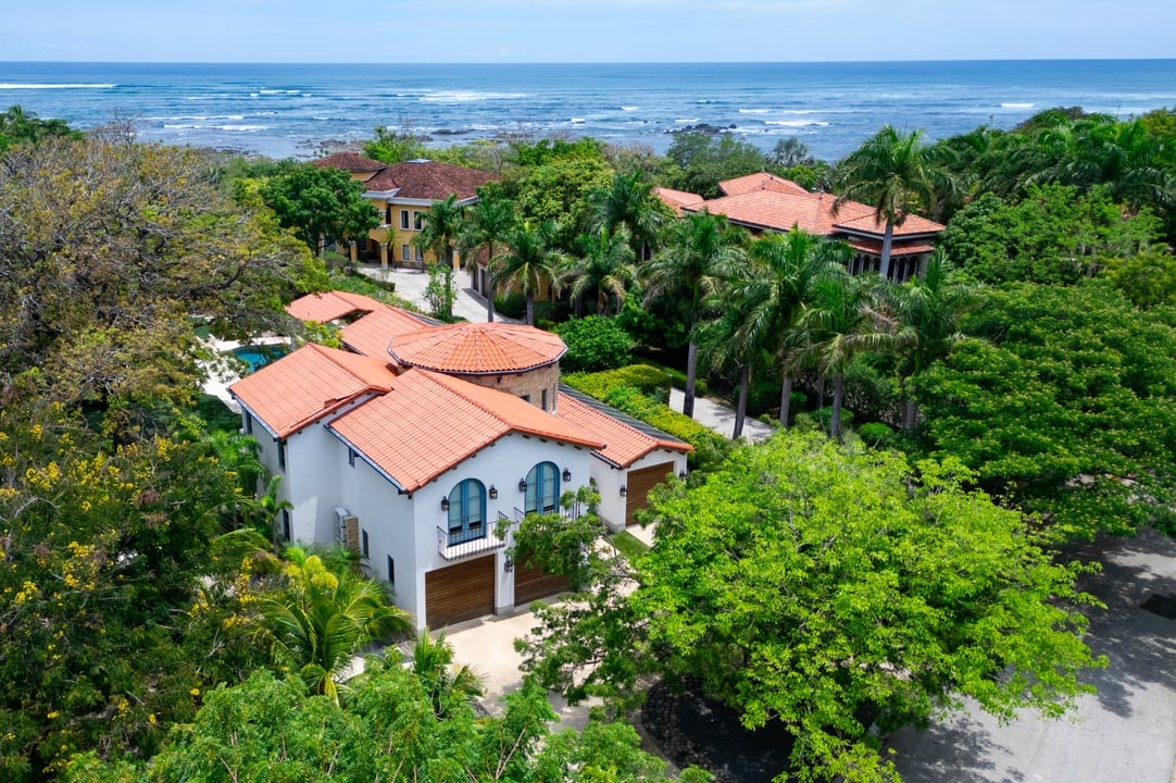 Villa Romantica | A Timeless Coastal Retreat in Las Golondrinas, Hacienda Pinilla