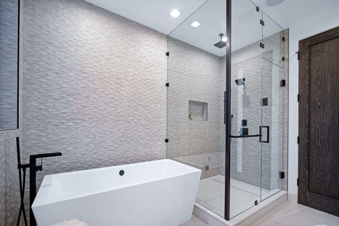 Canyon Lake Dr, 90068