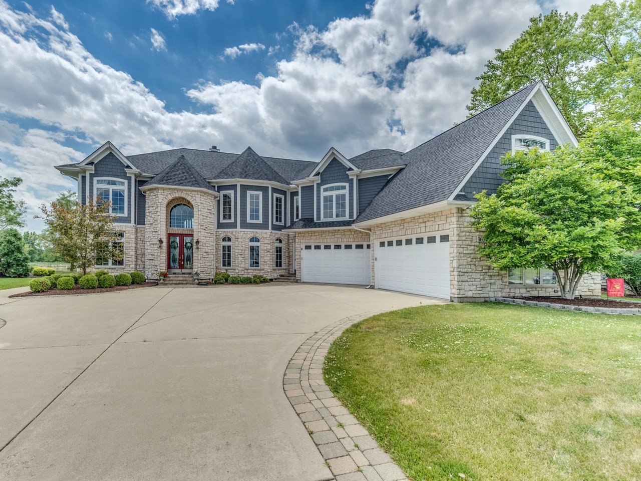 3604 White Eagle Dr
