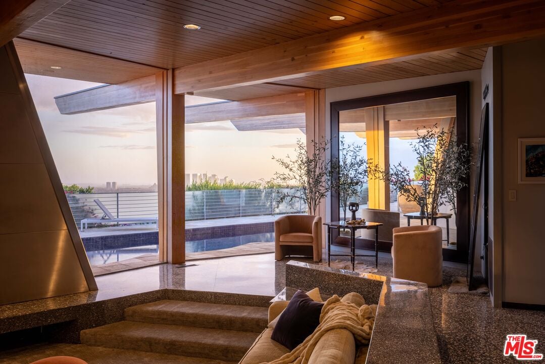 Orion Crest, Devlin Dr, 90069