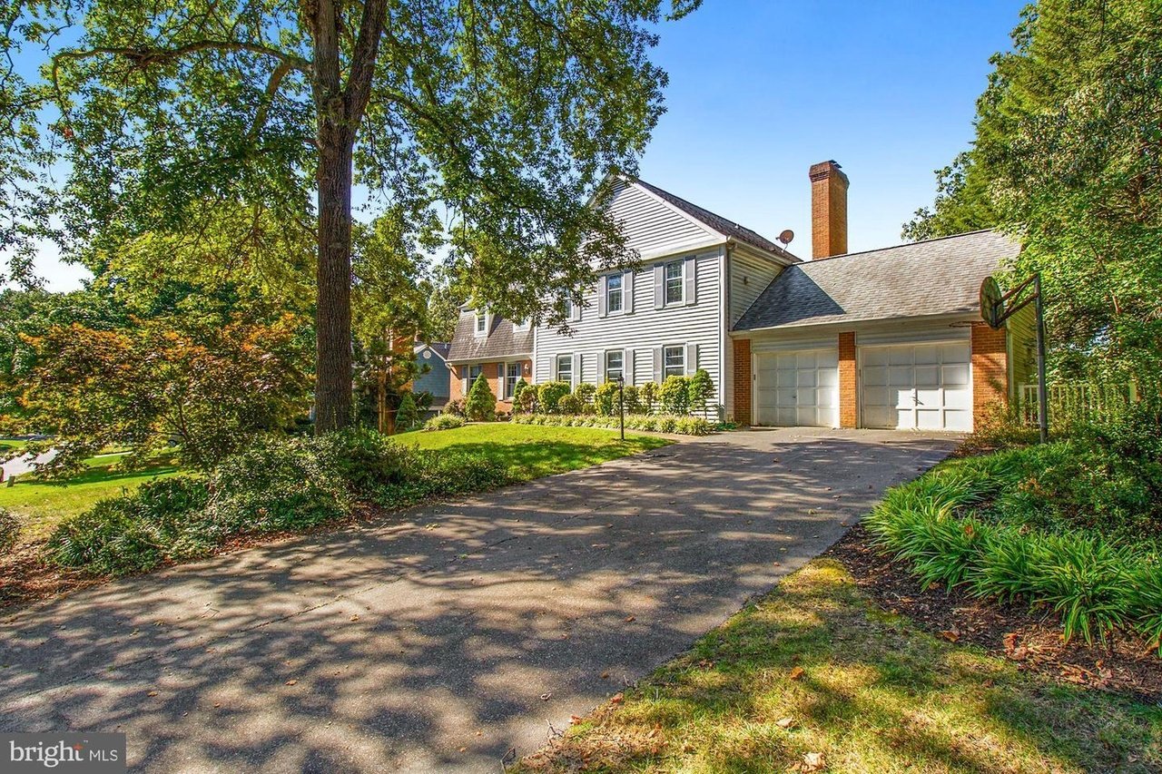 532 Point Field Dr