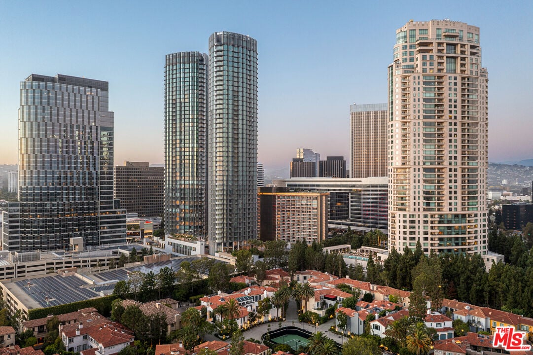 Century Woods Dr, 90067