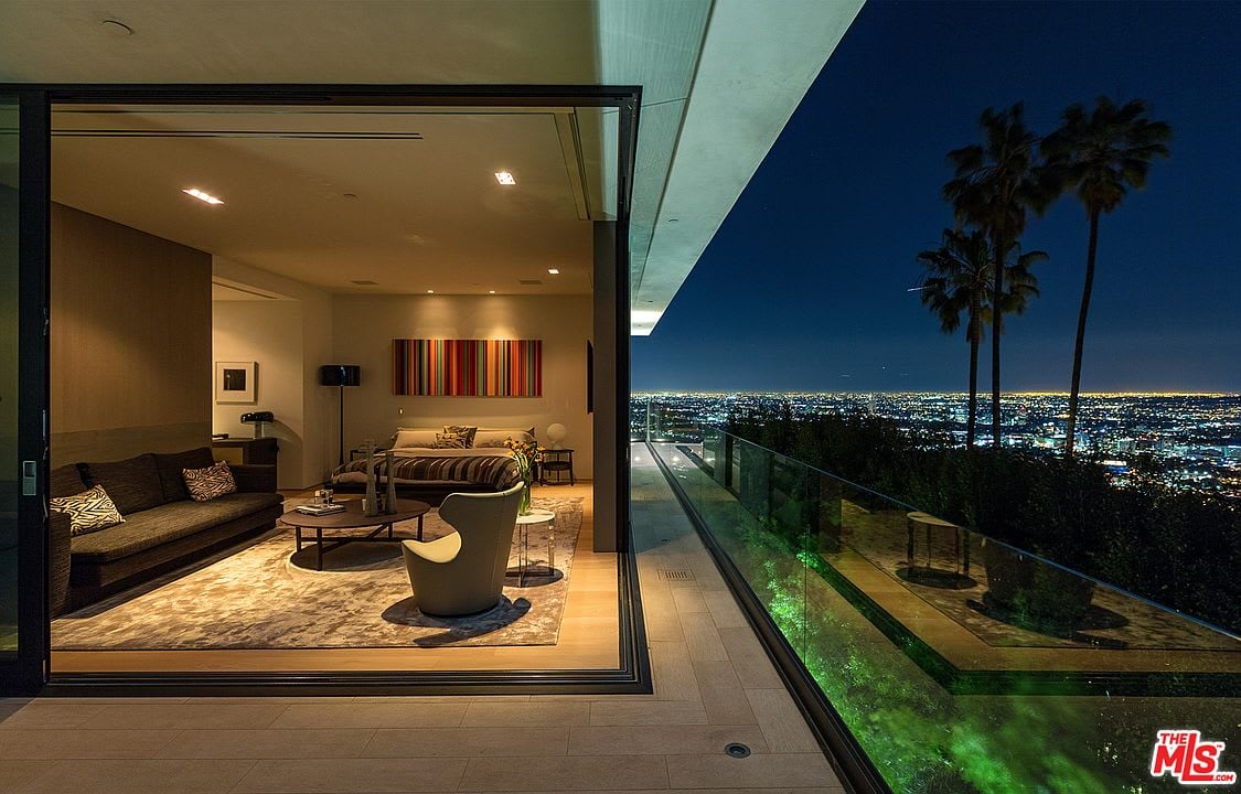 Infinity Palazzo