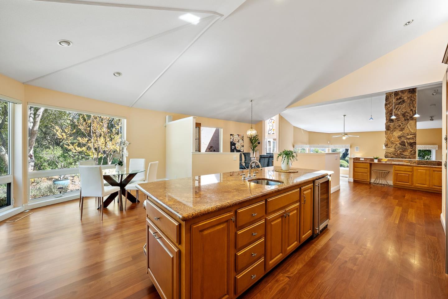 18260 Lakeview Ct Los Gatos, CA 95033