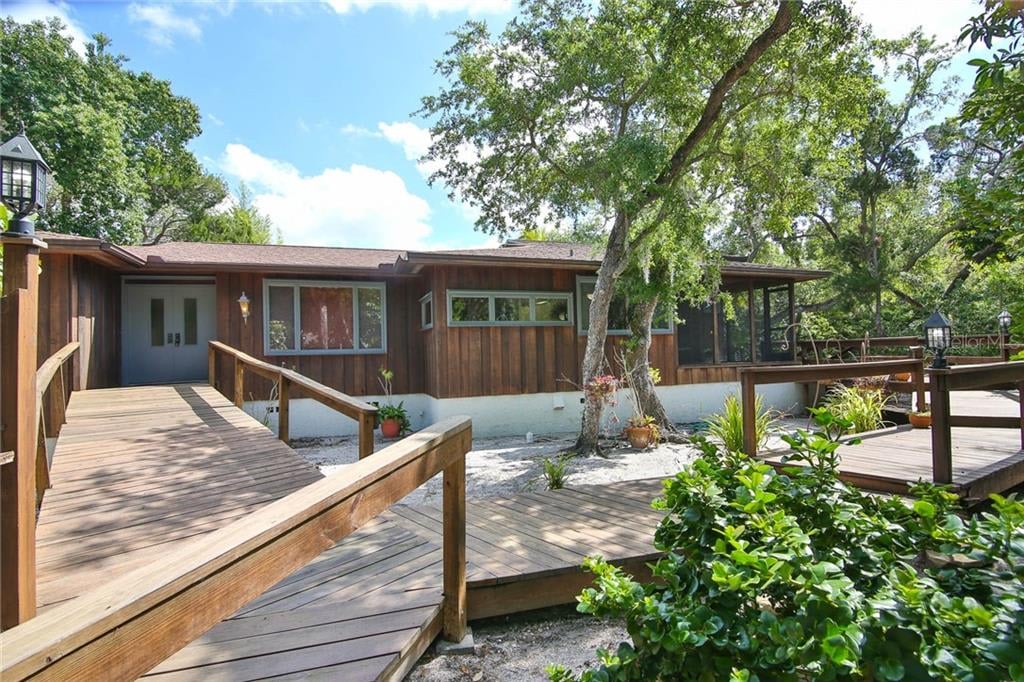 1311 Roberts Bay Ln