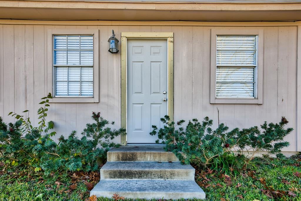 437 N Meinecke St Bellville, Tx 77418