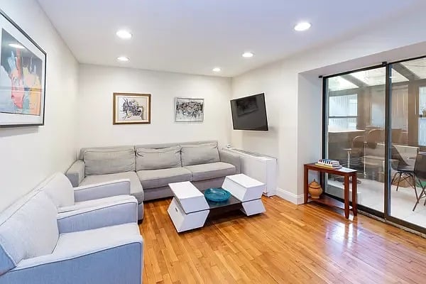 317 W 95th St APT HG