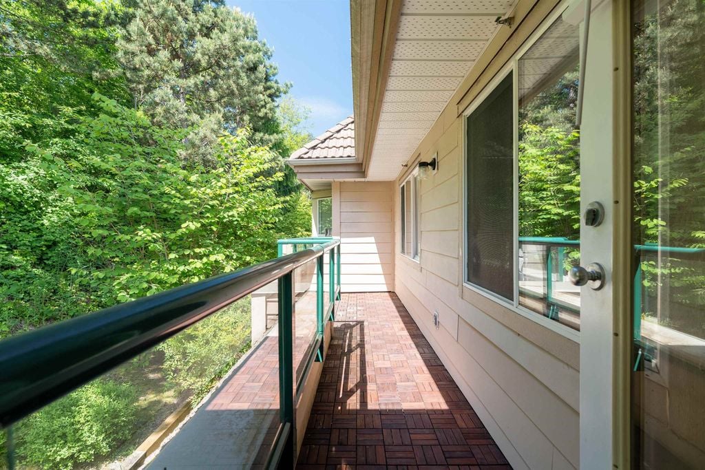121 Shoreline Cir, #408