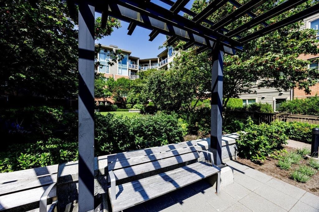119 W 22nd St, #126
