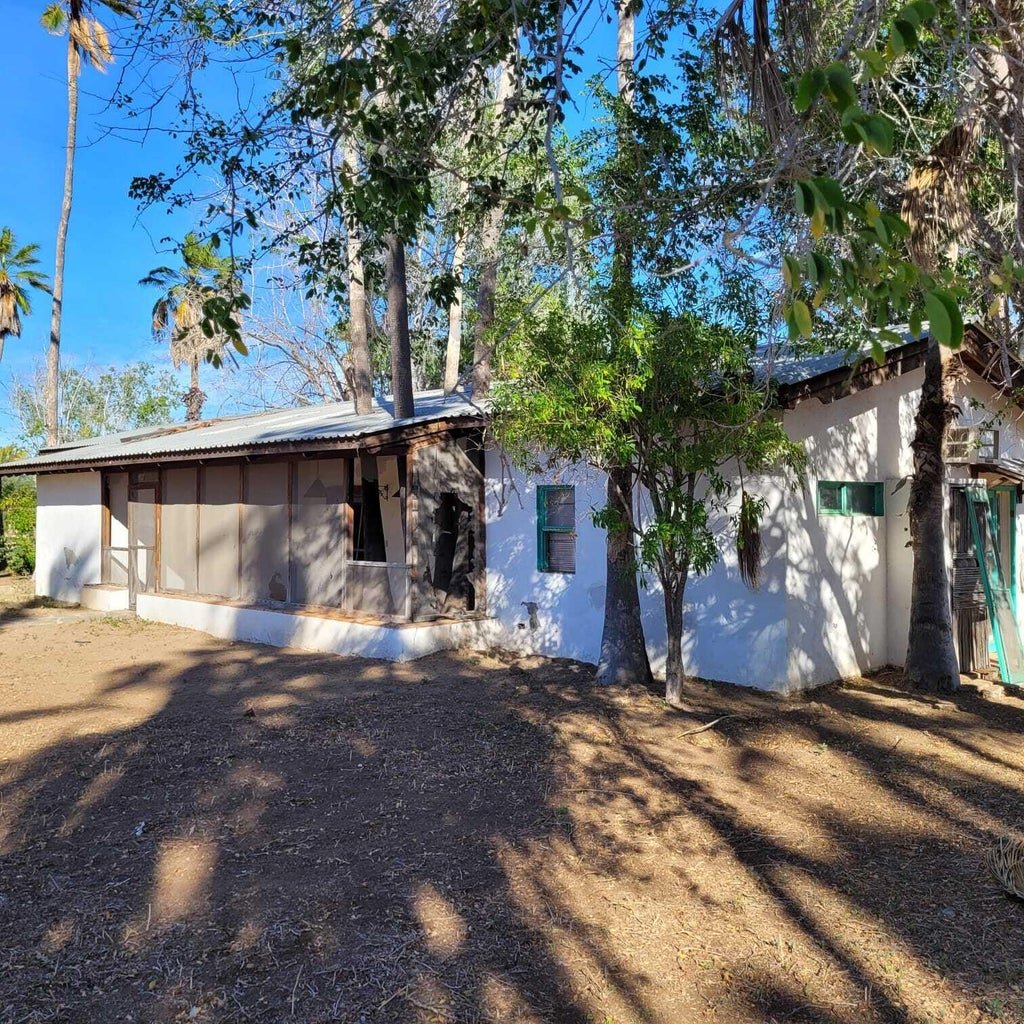 Compound Los Pinos