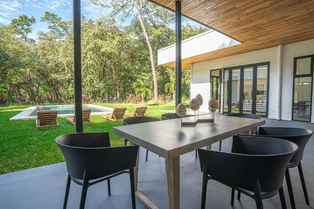 Casa Vista Verde | Contemporary 3-Bed Luxury Home with Pool in Exclusive Catalina Cove