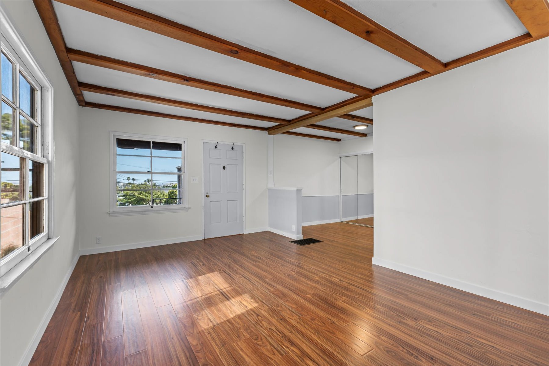 711 Pier Ave, Ocean Park