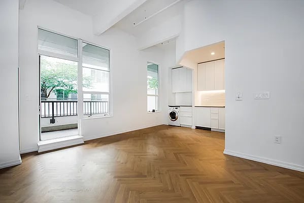 184 Kent Avenue #D302