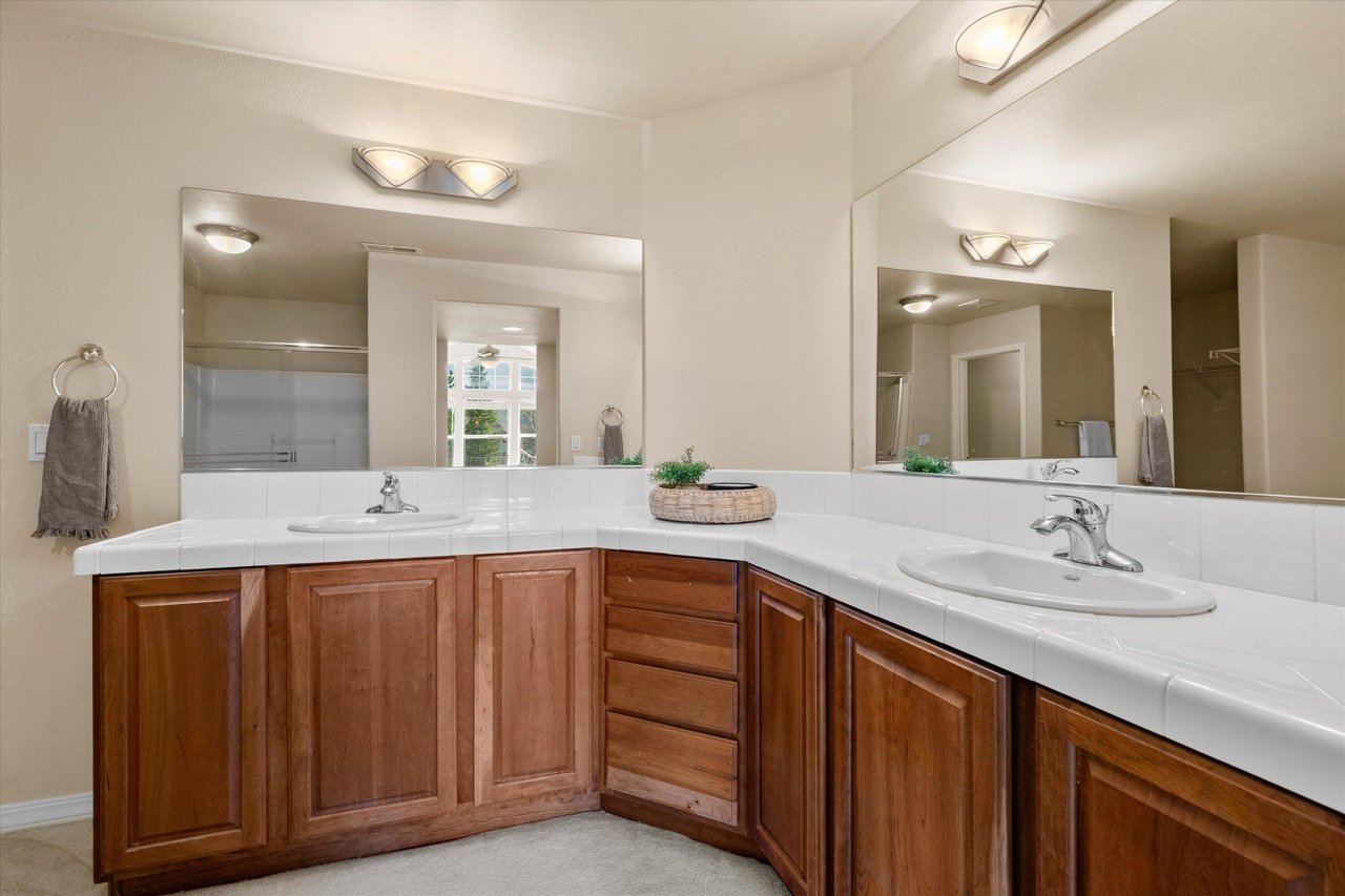 61148 Foxglove Loop