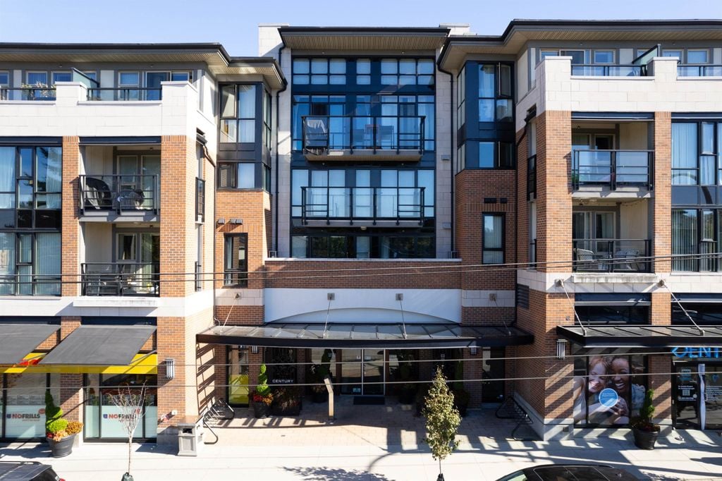 4550 Fraser St, #206