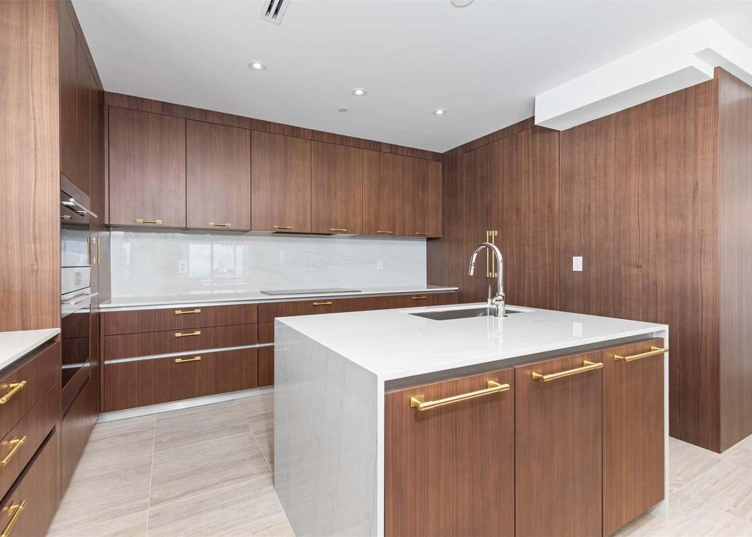 525 N Fort Lauderdale Beach Blvd #2201
