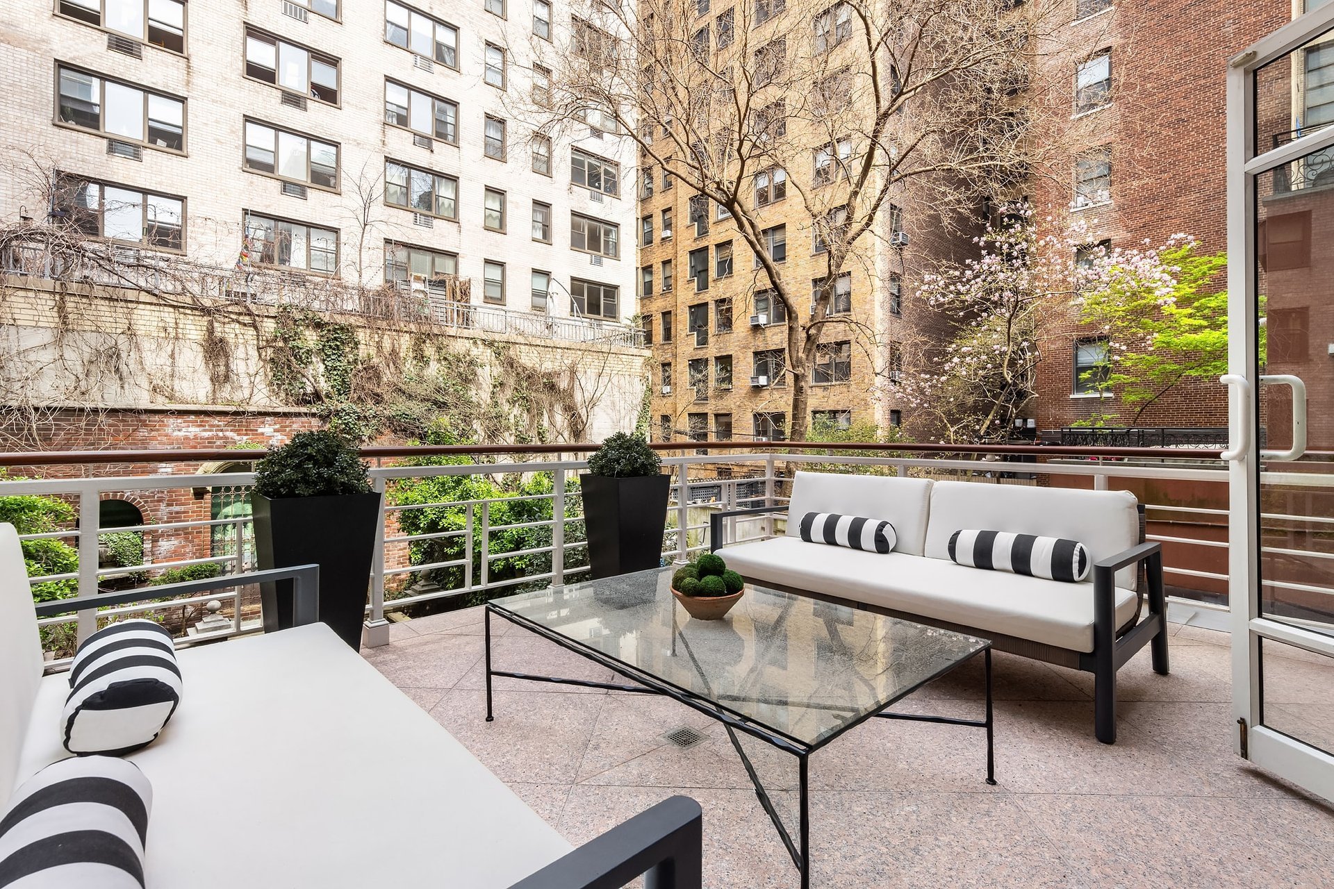 313 West 102nd Street, Townhouse