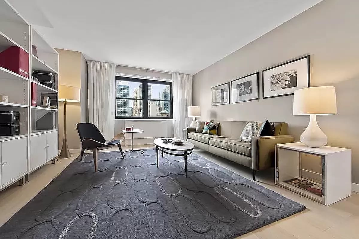 222 East 39th St 23D