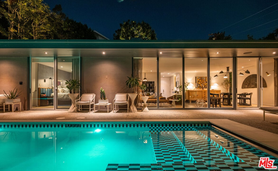 Windmere Vista, Cordell Dr, 90069