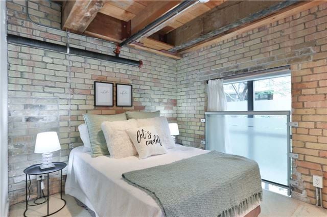 363 Sorauren Ave #104