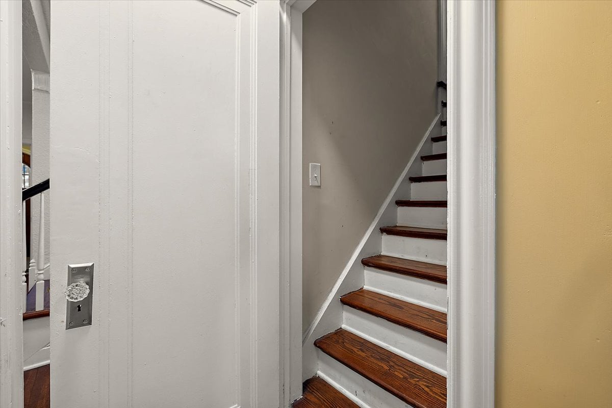 18214 Parkside Street