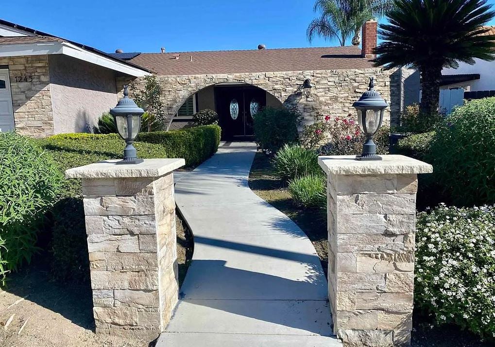  1245 Eastside Rd, San Diego, CA 92020