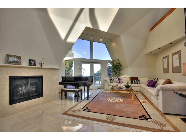 21427 Saratoga Hills Rd