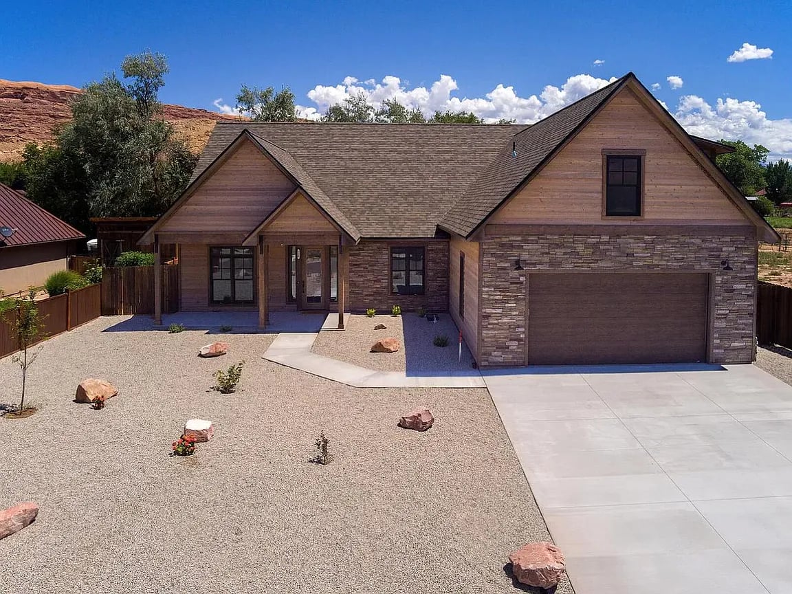 714 N Palisade Dr